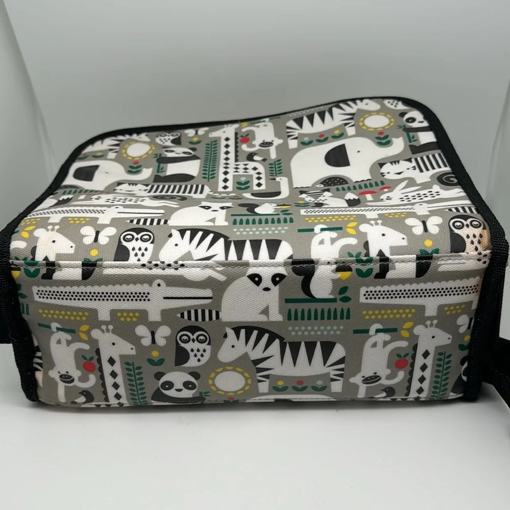 Petit Collage Insulated Eco-Friendly Animal Print Lunch Box with Strap‎